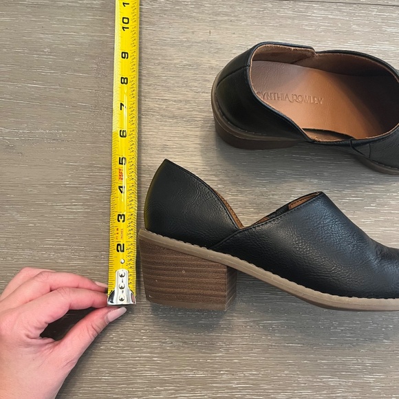 Black Faux Leather Heeled Shoes - Picture 9 of 9